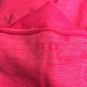 lululemon athletica Pants - Lululemon Pink crop pants size 10 lululemon athletica Pants - Lululemon Pink crop pants size 10